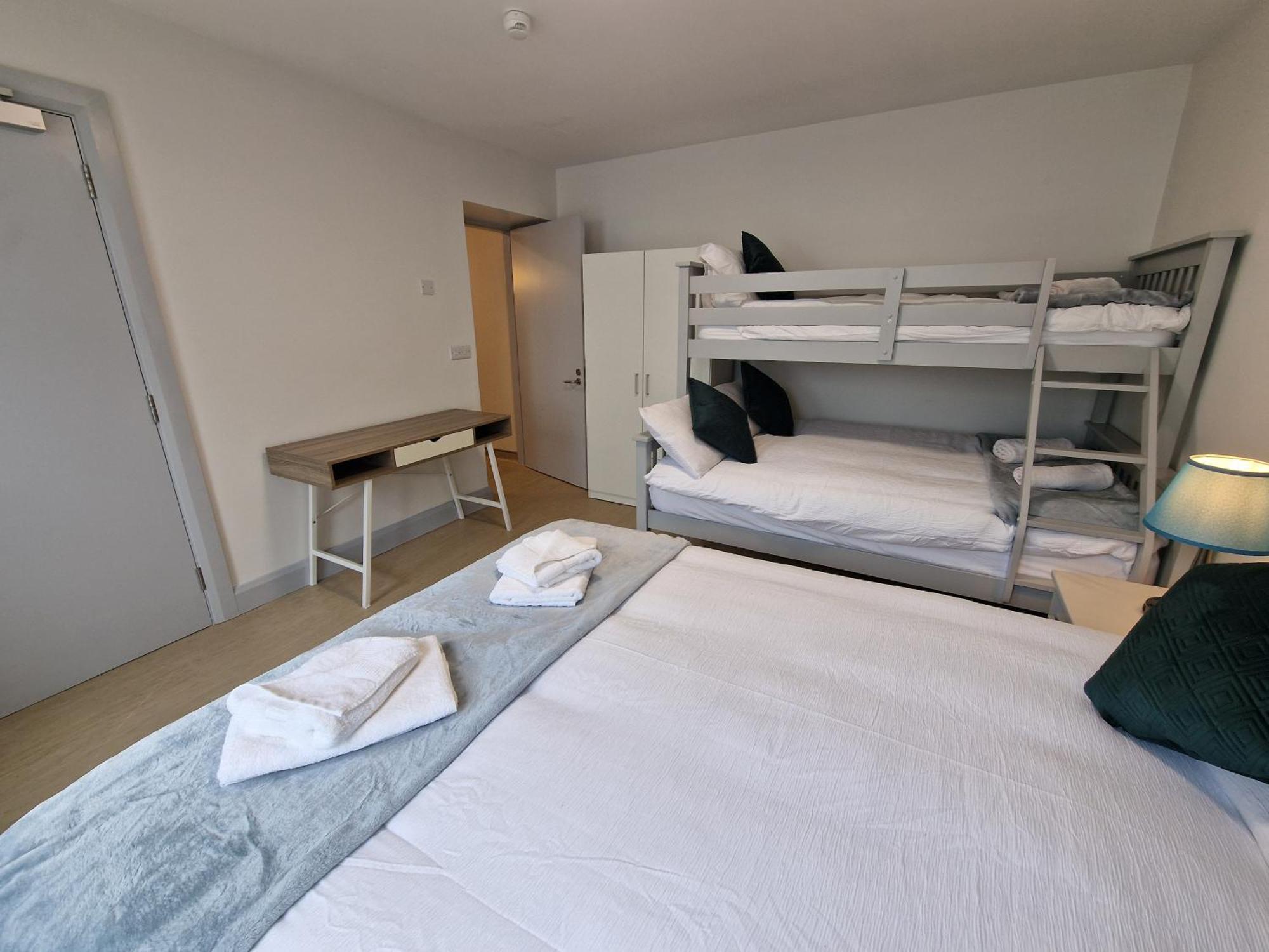 Хостел Trivia House Swanlinbar Екстер'єр фото