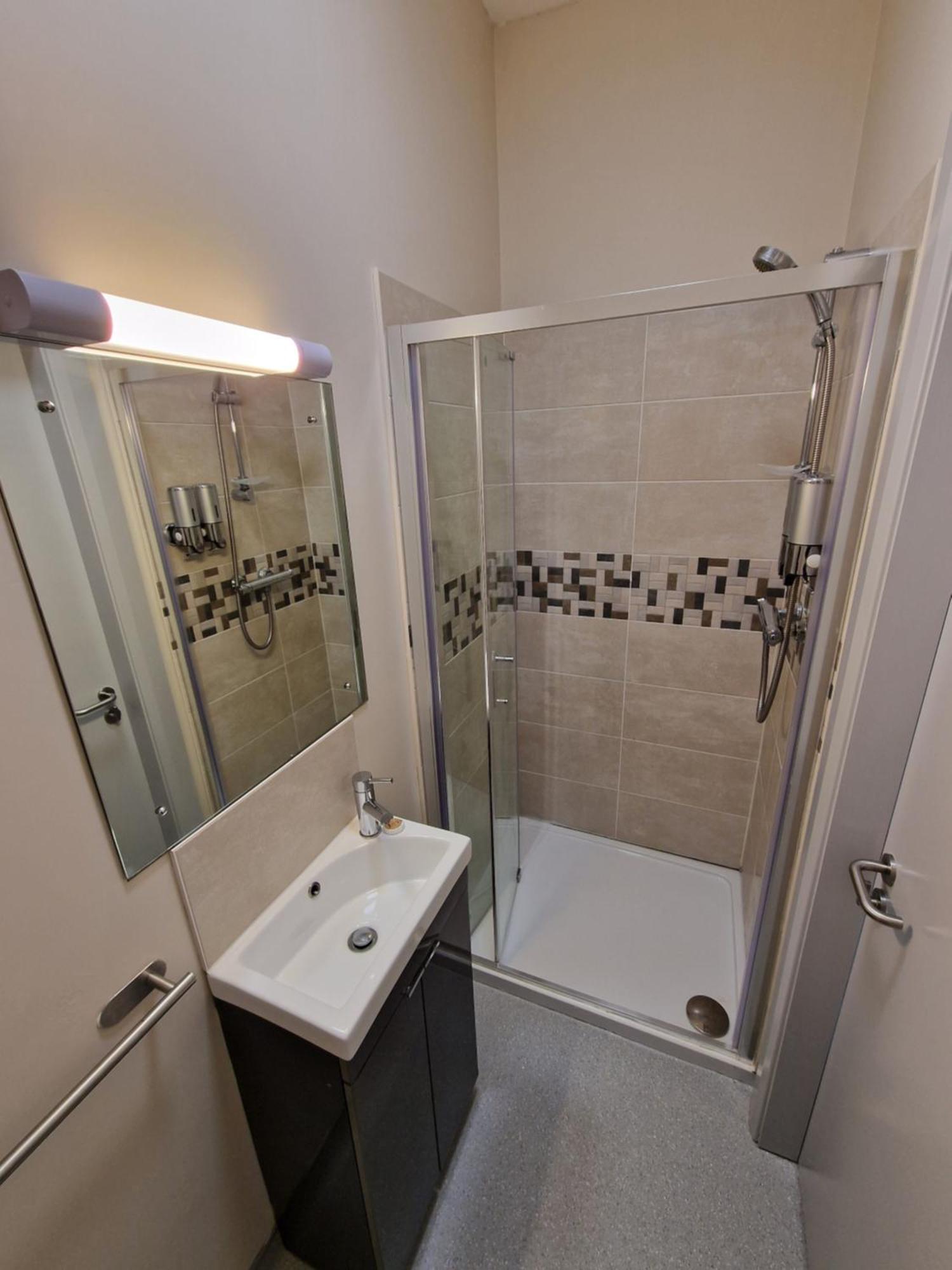 Хостел Trivia House Swanlinbar Екстер'єр фото