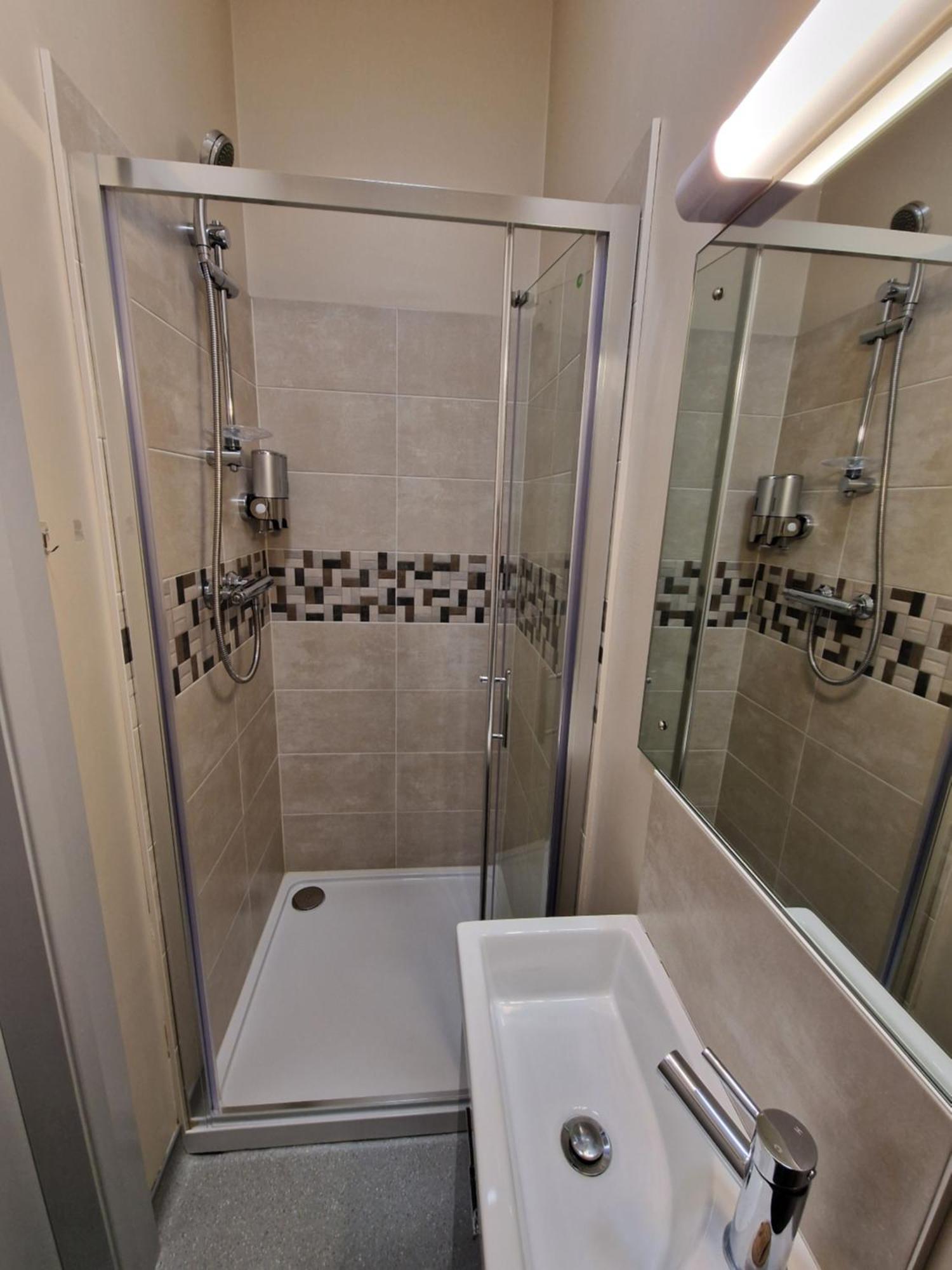 Хостел Trivia House Swanlinbar Екстер'єр фото