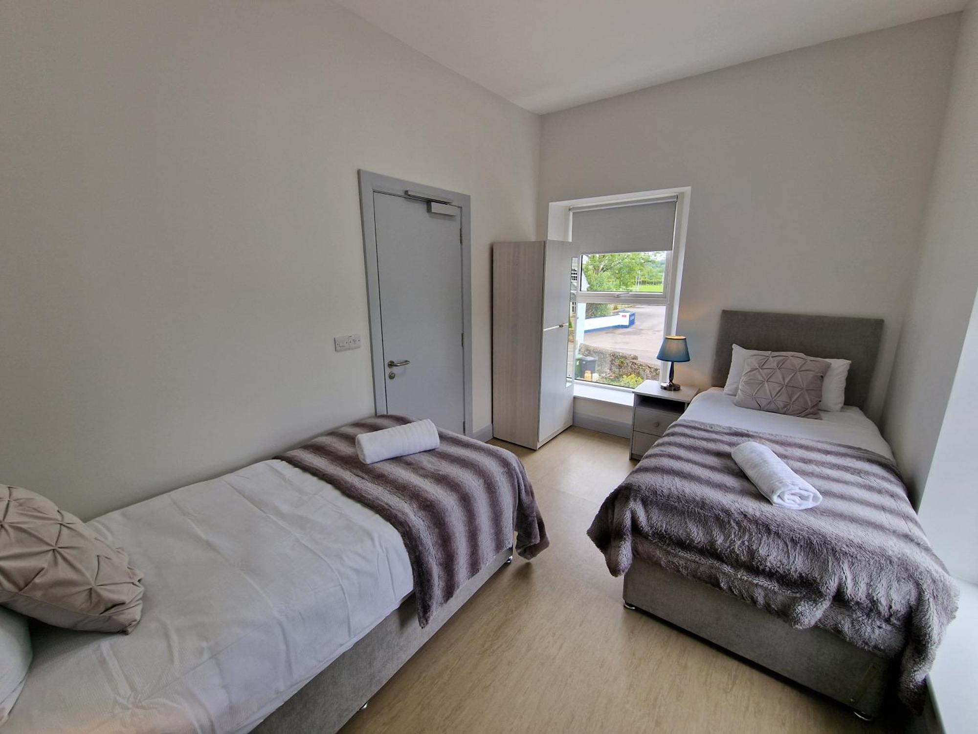 Хостел Trivia House Swanlinbar Екстер'єр фото