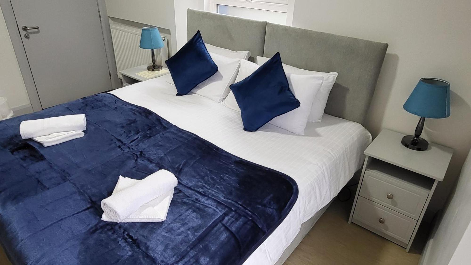 Хостел Trivia House Swanlinbar Екстер'єр фото