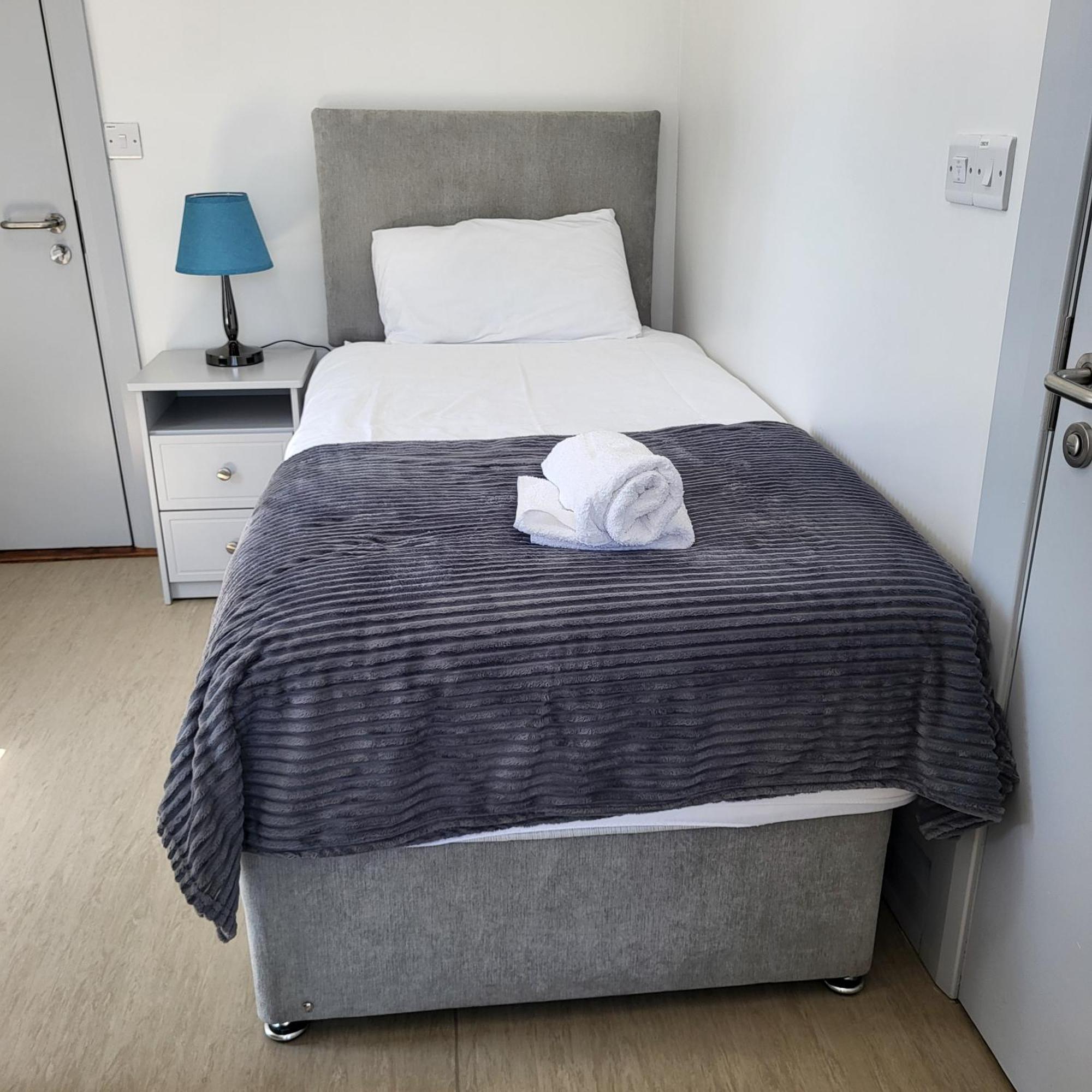 Хостел Trivia House Swanlinbar Екстер'єр фото